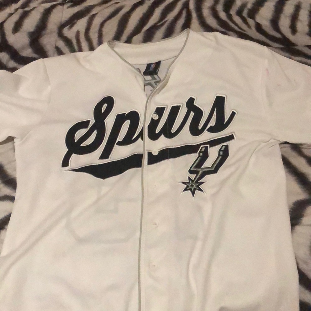 Spurs, baseball style jersey.